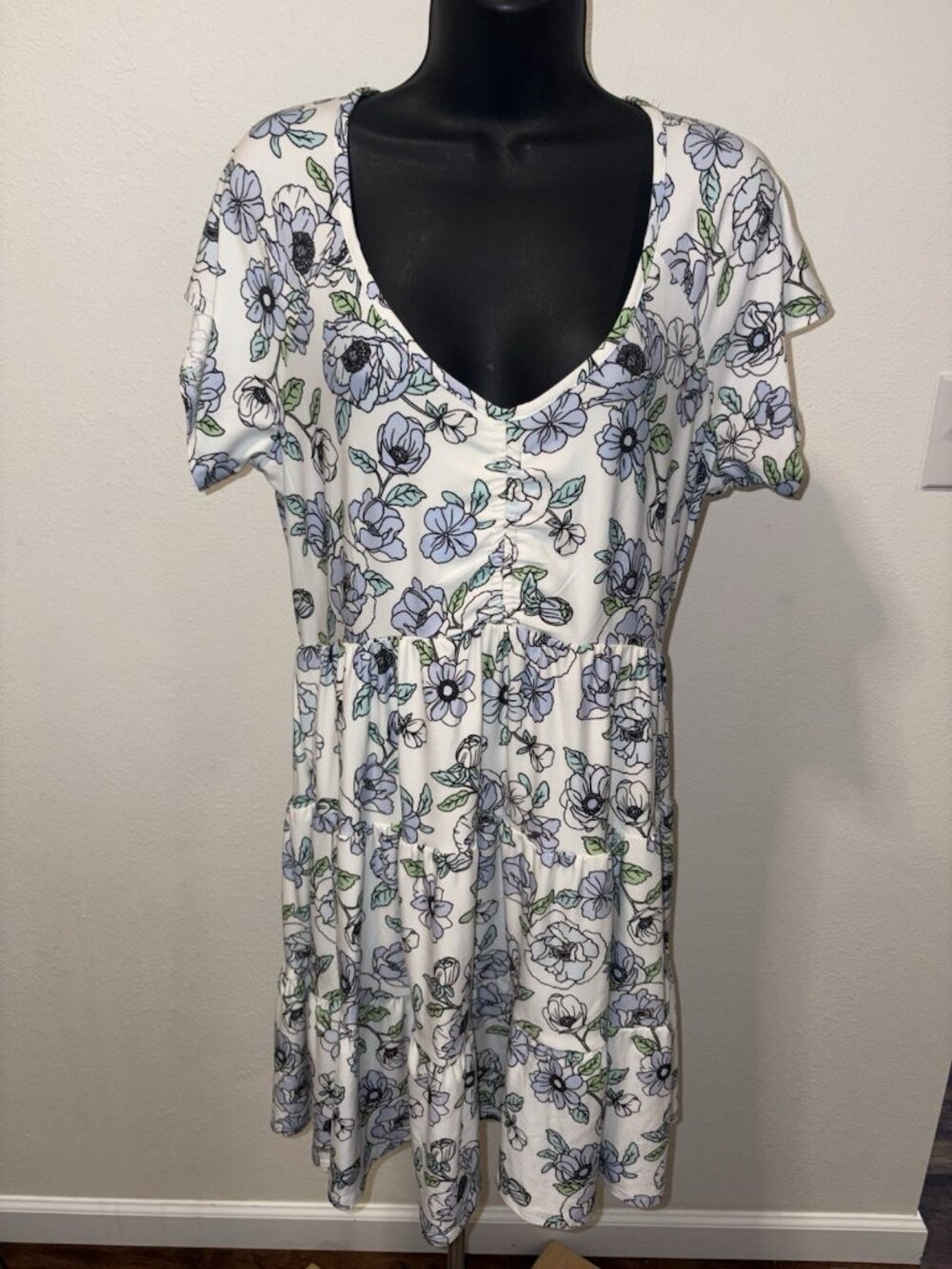 No Boundaries Pullover Midi Dress Women XL 15/17 Floral V Neck Short Sleeve